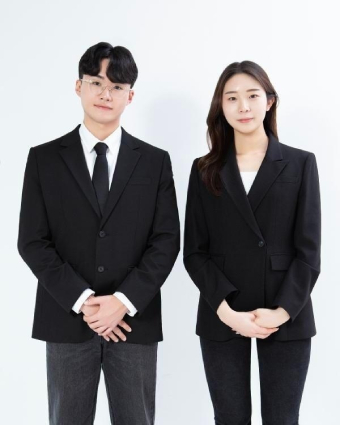 자연대 정윤상(수학·19) 학생회장(왼)과 성연지(생명과학기술·21) 부학생회장.