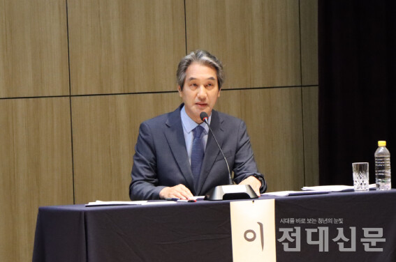 기호 4번 이근배 후보.