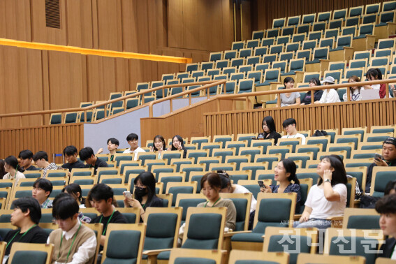 지난달 30일 하반기 전학대회 현장. 민주마루의 좌석이 상당수 비어 있다. 이날 전학대회는 정족수 미달로 개최가 무산됐다.
