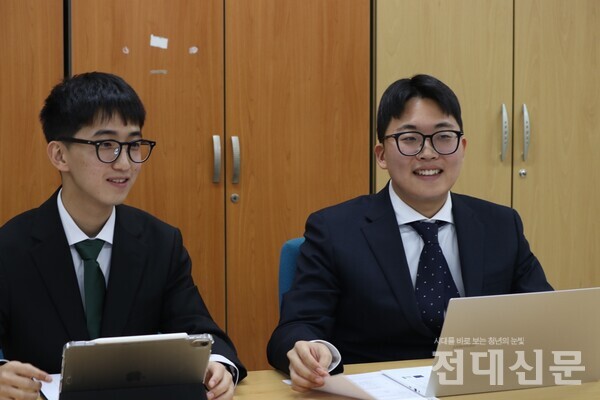 김준영(오) 정후보와 한재현(왼) 부후보