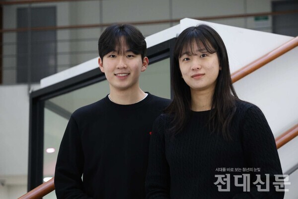 사범대 황민정(가정교육·23) 정후보(오)와 송하진(윤리교육·23) 부후보.