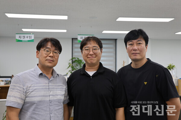 왼쪽부터 기용근 공업 사무관, 나병차 공업 주무관, 변인식 건축 주무관.